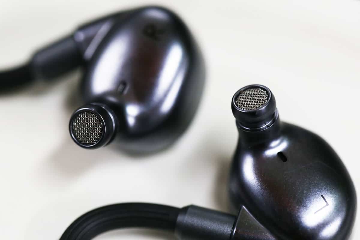 Ausounds AU-Flex ANC Review nozzles and grill