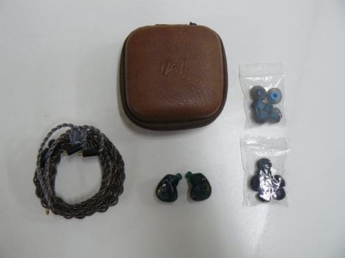 Vesper IEM box contents