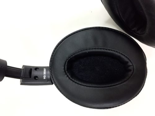 The slightly narrow earcup of the HD350BT